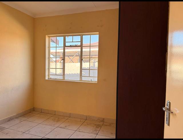 3 BEDROOM HOUSE FOR SALE IN WATERVAL EAST